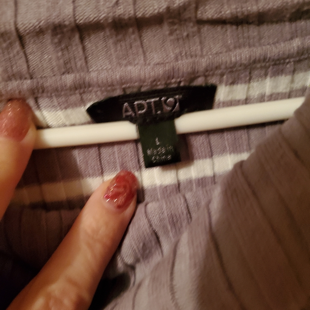 Sweater - Picture 2 of 3
